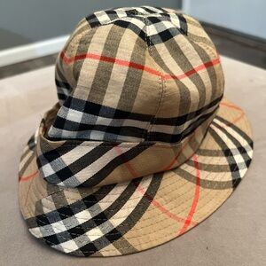 Burberry Classic Plaid Bucket Hat kids size M